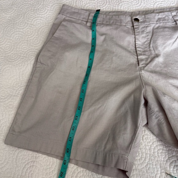 Lululemon Athletica Light Gray Men's Shorts size 38 - Picture 8 of 9
